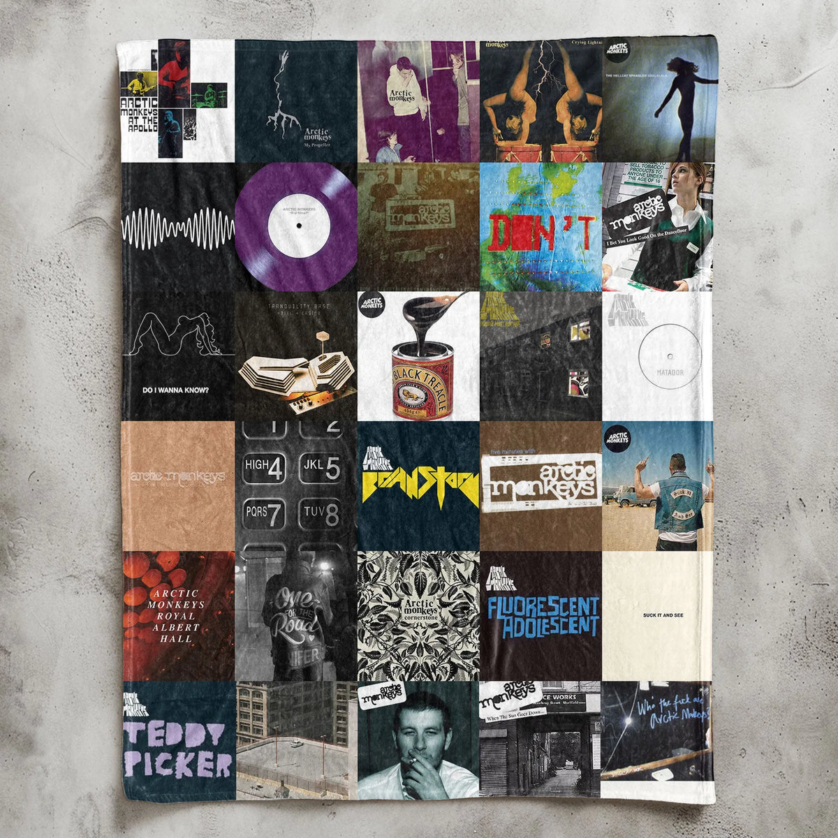 Arctic Monkeys Sherpa Blanket - A Cozy Dive Back Into Indie Rock Glory