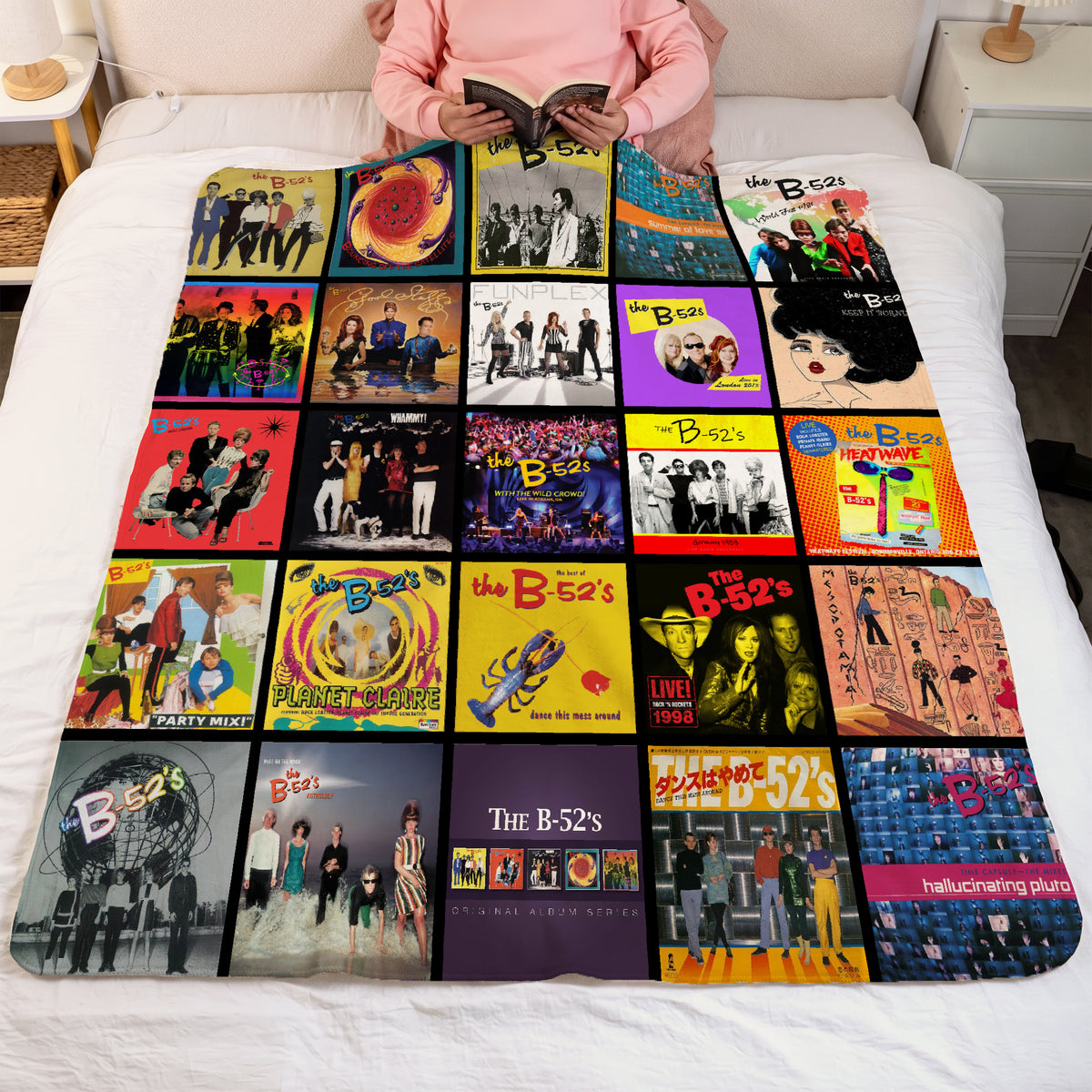 The B-52’s Sherpa Blanket – A Fun, Retro Tribute for True Fans